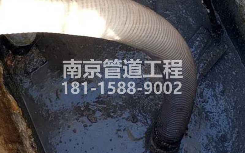 213白兔抽粪