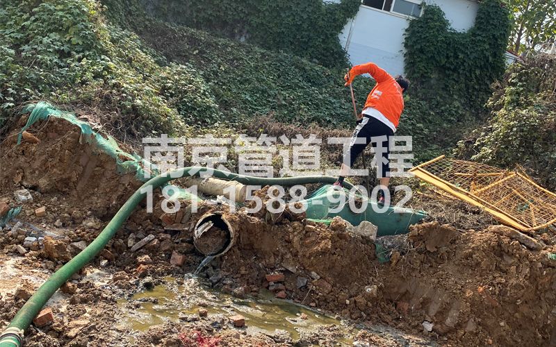 263白兔工地化粪池清理