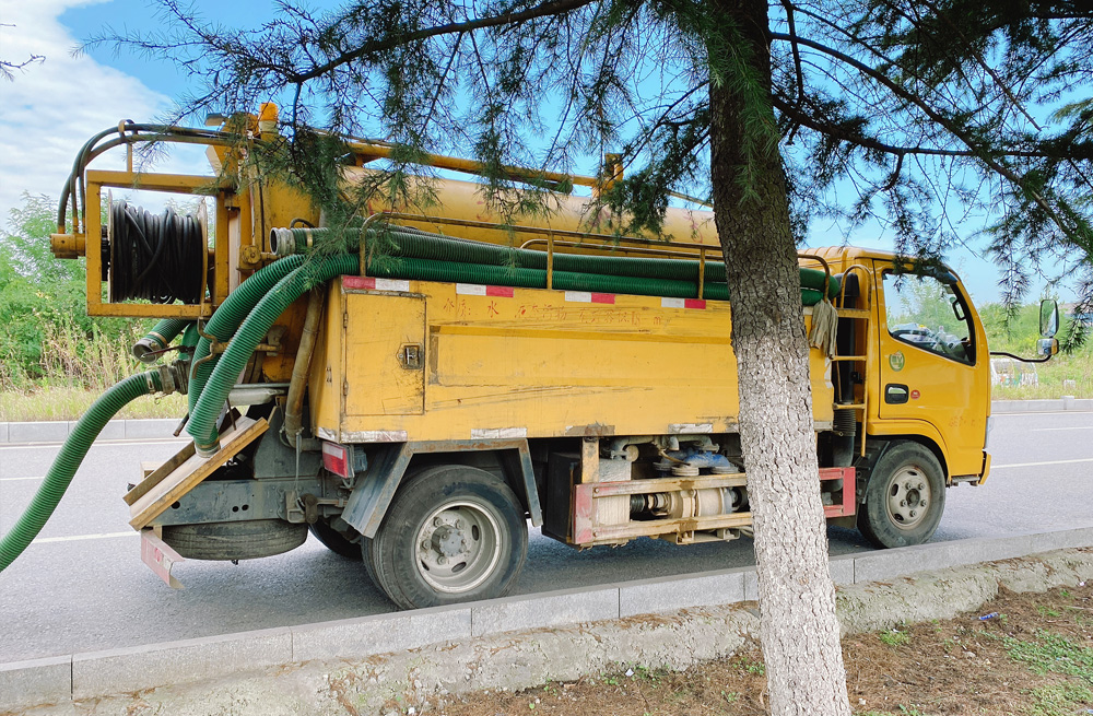 283白兔清洗抽粪车